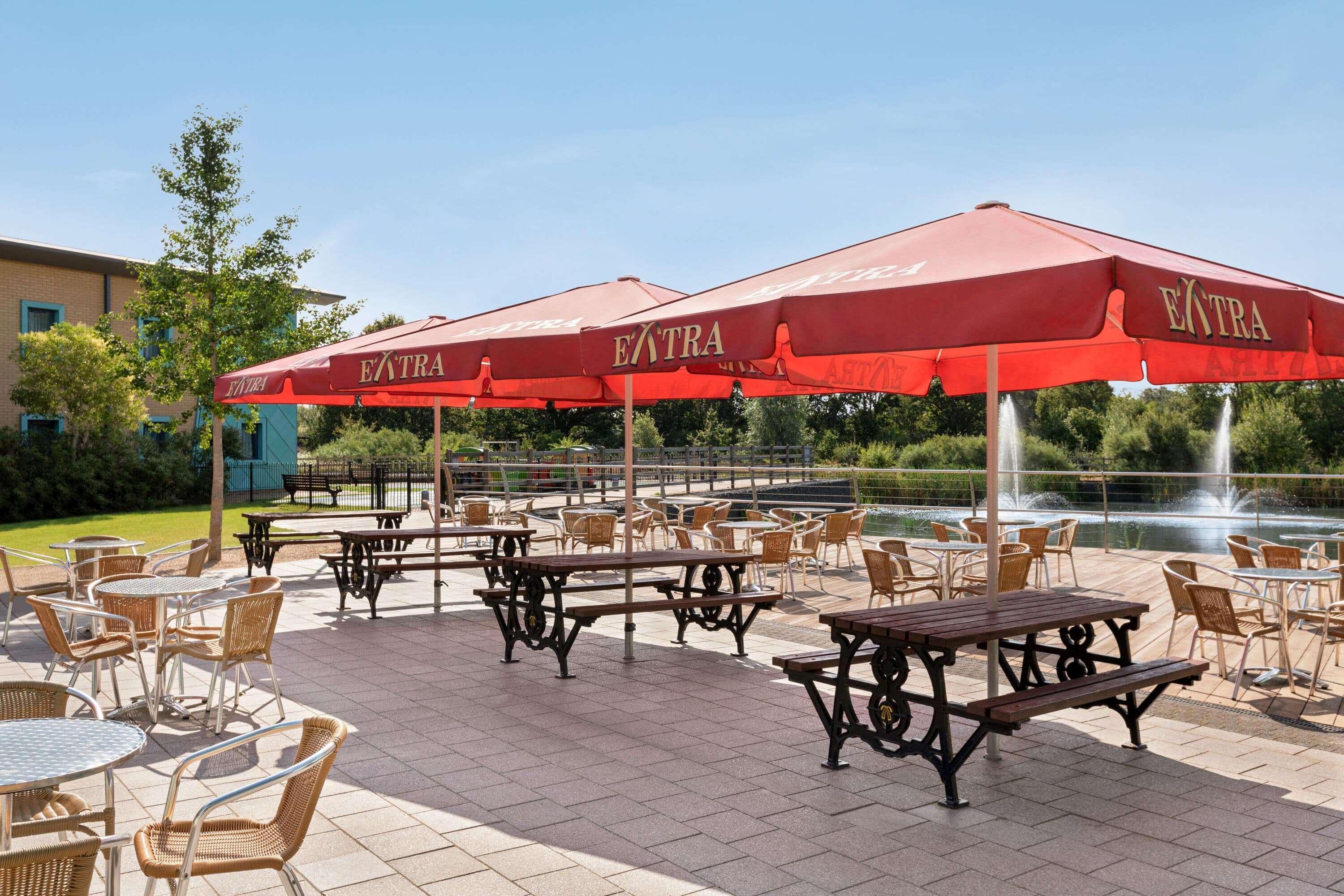 Ramada By Wyndham Cobham Cobham (Surrey) Exterior foto