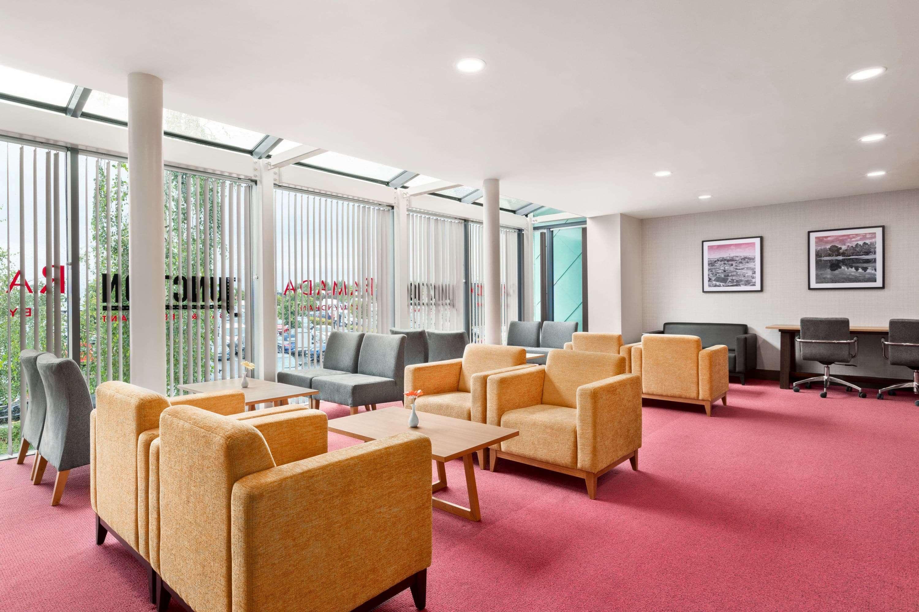Ramada By Wyndham Cobham Cobham (Surrey) Exterior foto