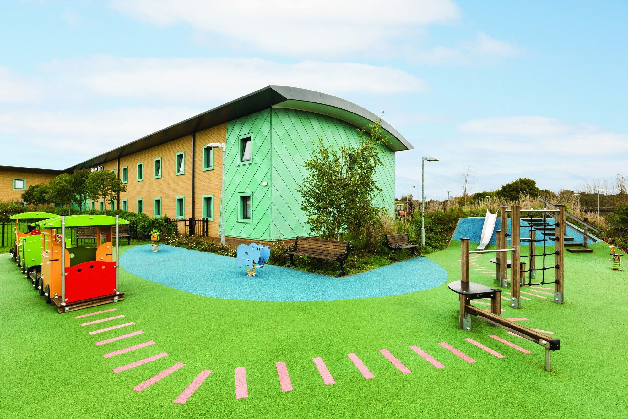 Ramada By Wyndham Cobham Cobham (Surrey) Exterior foto